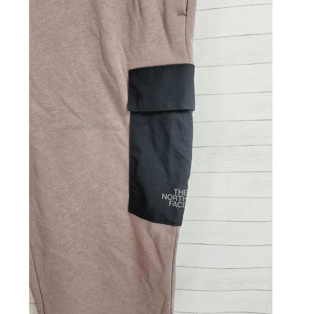 THE NORTH FACE CARGO COORDINATING JOGGER IN DEEP TAUPE/NF BLACK, SZ MEDIUM